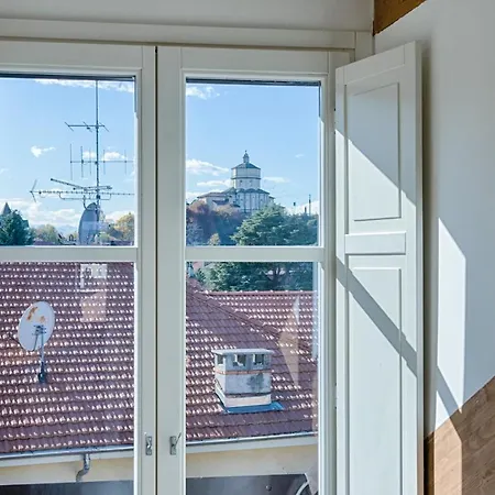 Apartment Mansarda In Borgo Po Turin