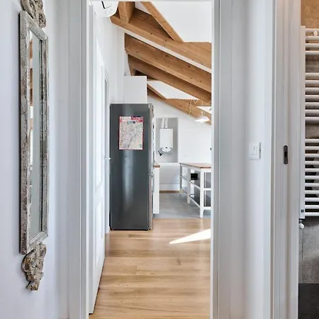 Apartment Mansarda In Borgo Po